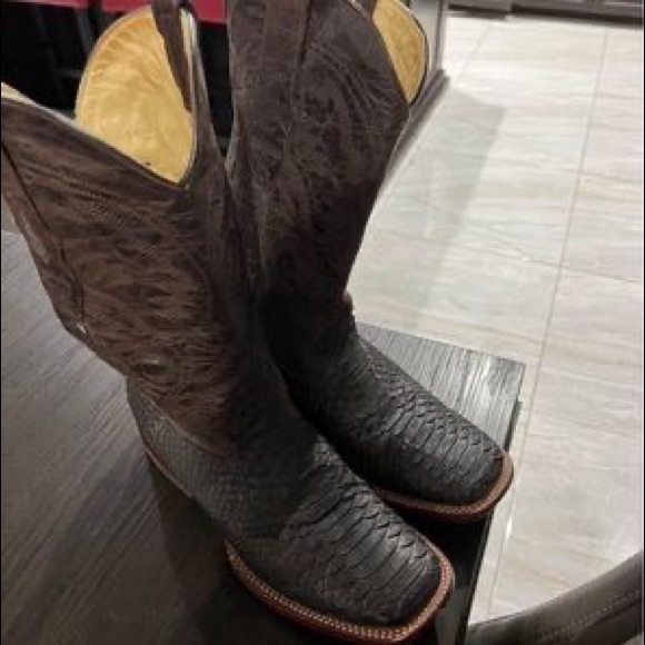 Exotic Python- great condition - Picture 3 of 4